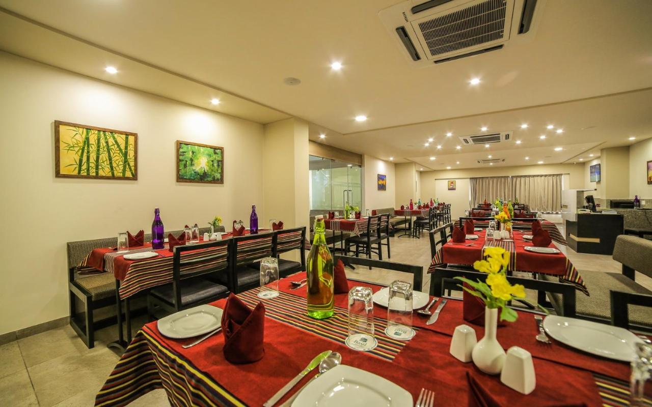 Hotel The Basil Park Bhavnagar Exterior foto