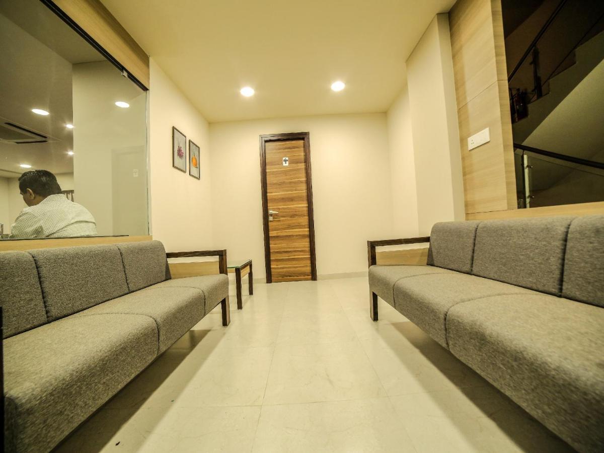 Hotel The Basil Park Bhavnagar Exterior foto