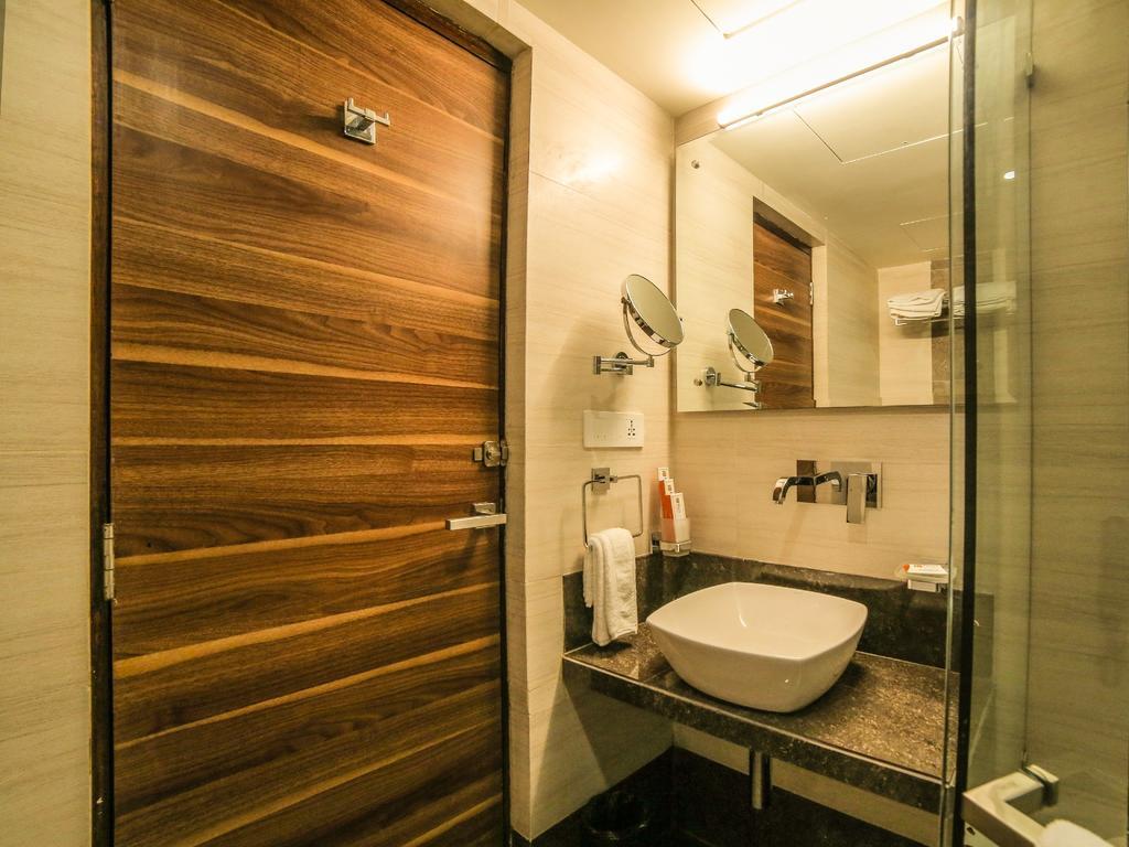 Hotel The Basil Park Bhavnagar Habitación foto