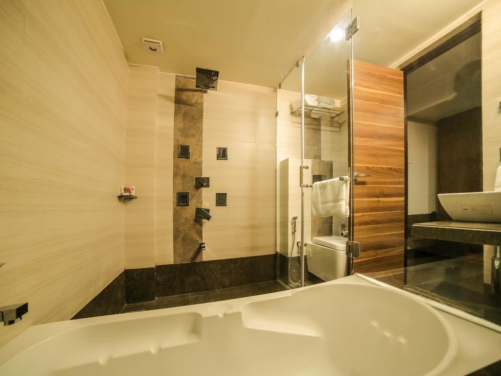 Hotel The Basil Park Bhavnagar Habitación foto