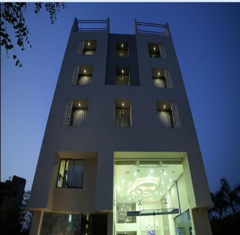 Hotel The Basil Park Bhavnagar Exterior foto