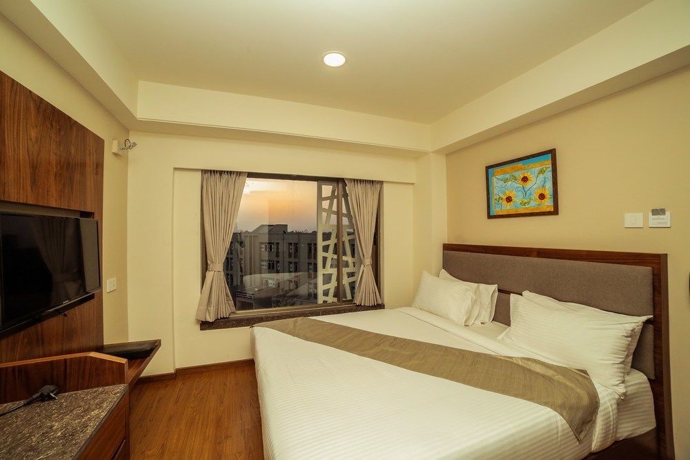 Hotel The Basil Park Bhavnagar Exterior foto